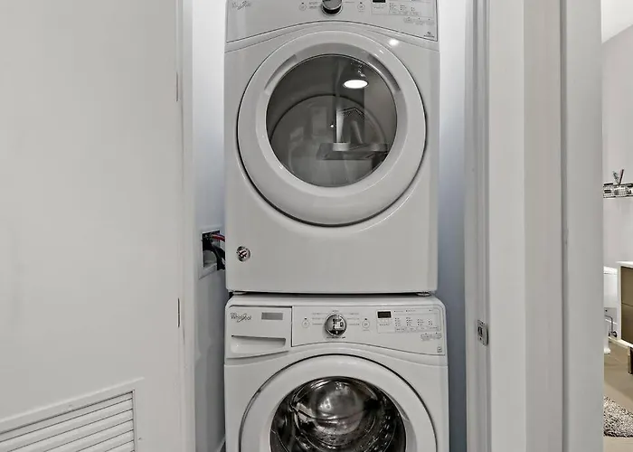 Modern 1br - Crosby 204 *